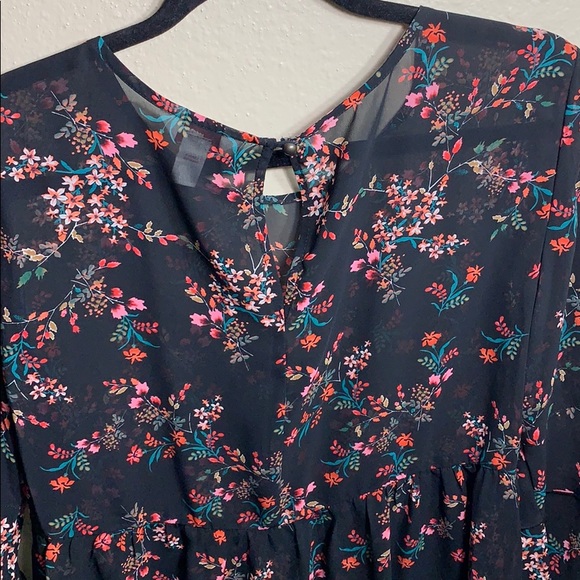 Black floral blouse - Picture 2 of 5